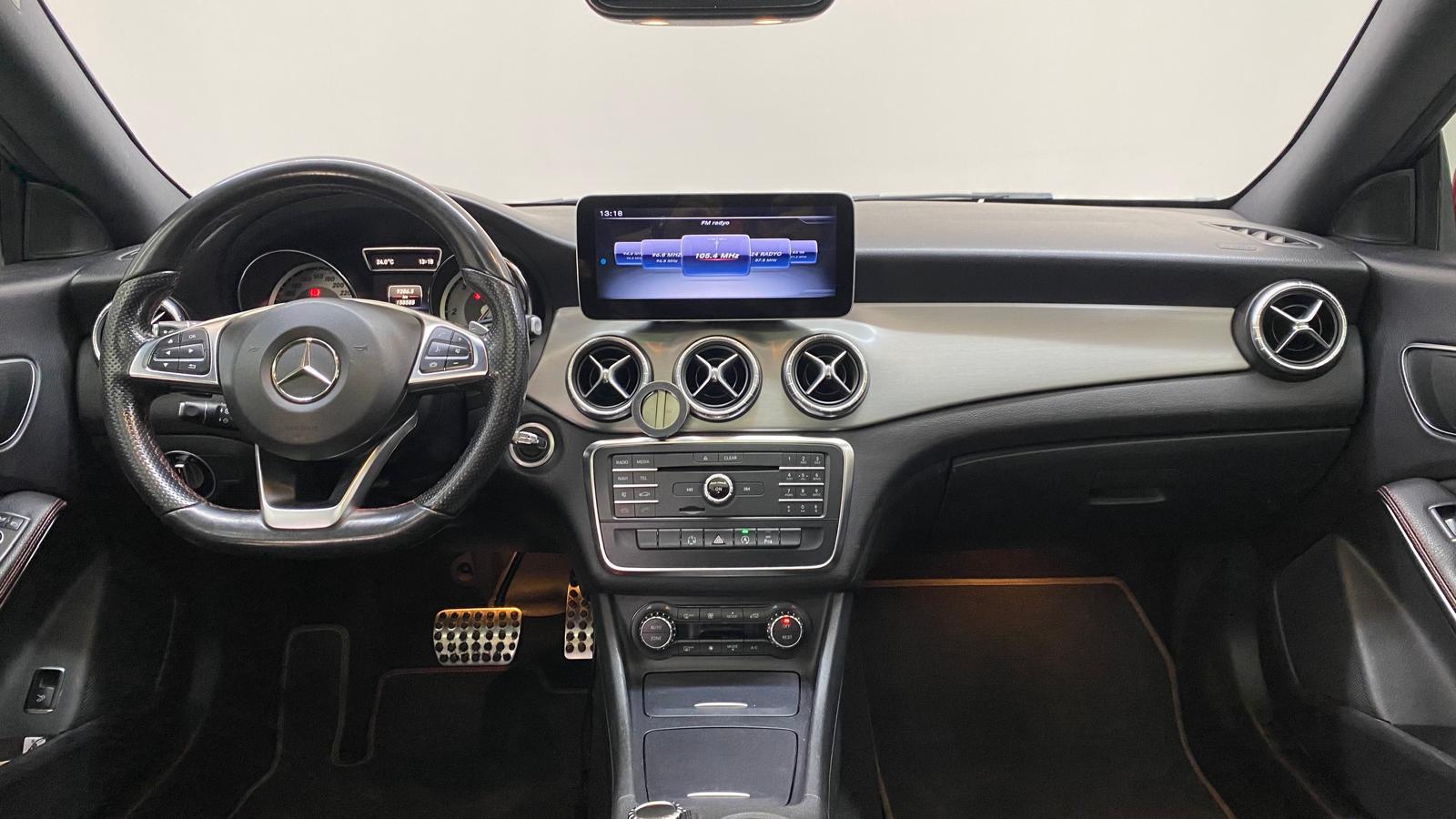 MERCEDES CLA 8